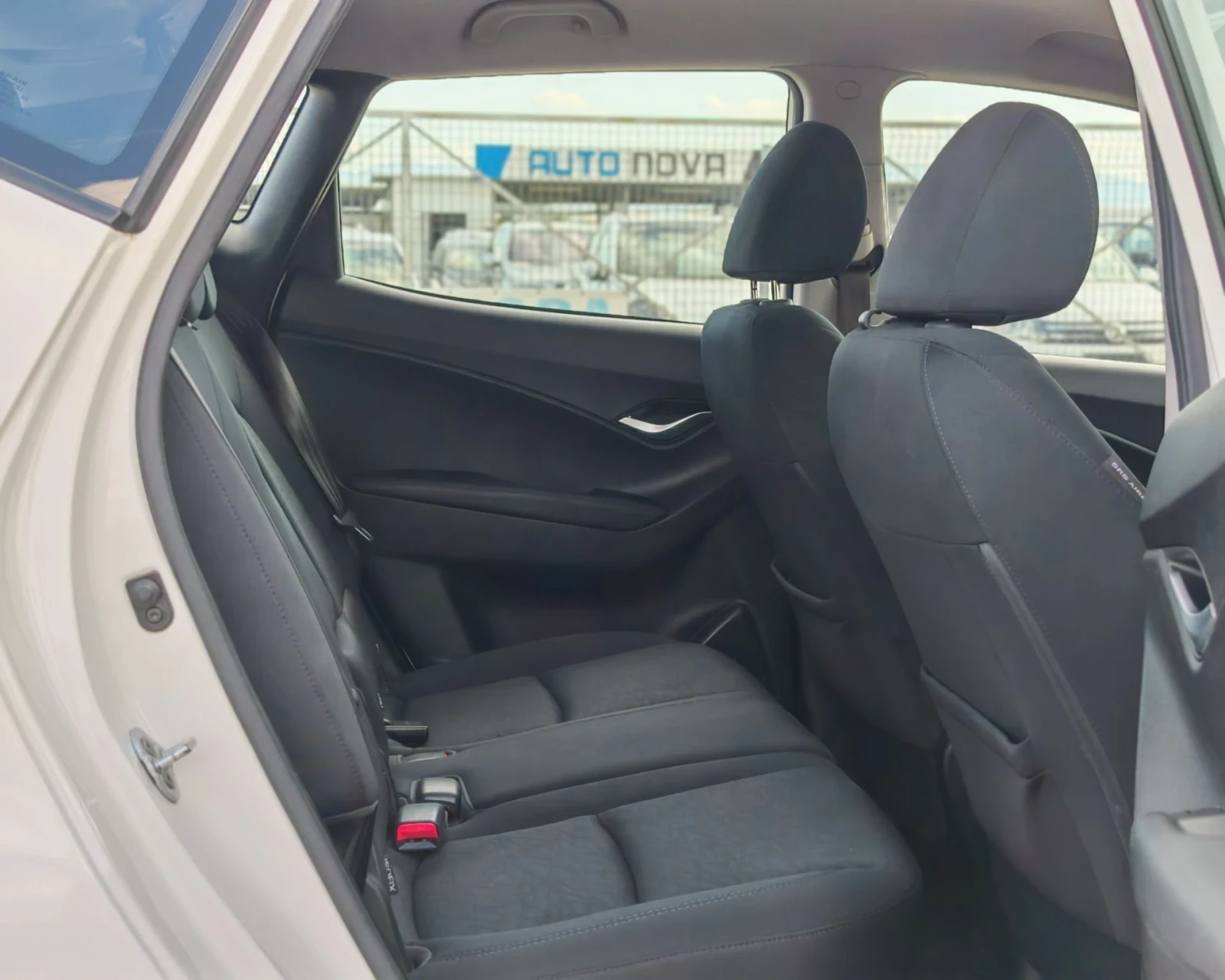 Hyundai Ix20 1.6 БЕНЗИН 124 К.С. ГАЗ ! АВТОМАТ! КАТО НОВА!!!, снимка 12 - Автомобили и джипове - 55667235