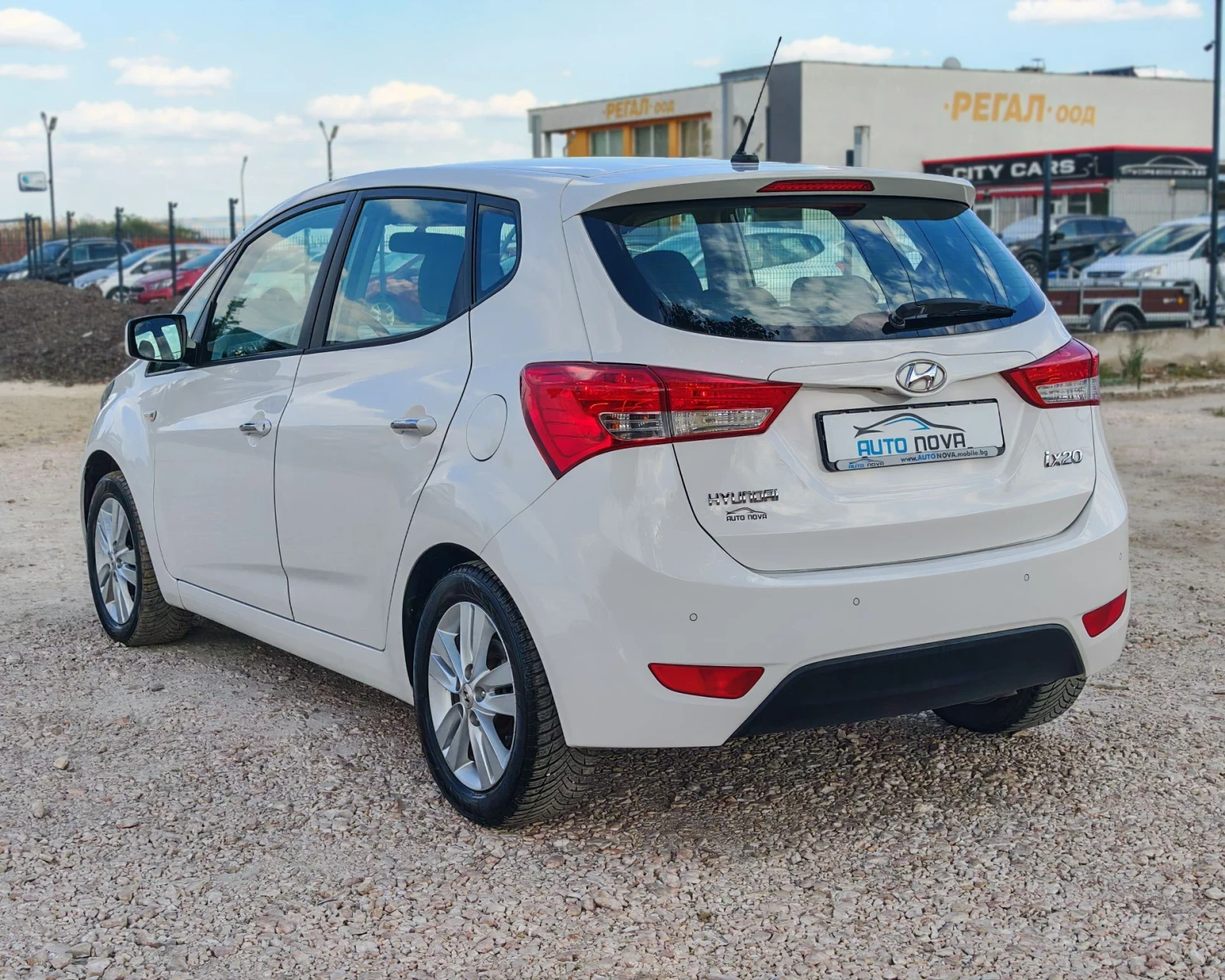 Hyundai Ix20 1.6 БЕНЗИН 124 К.С. ГАЗ ! АВТОМАТ! КАТО НОВА!!!, снимка 7 - Автомобили и джипове - 55667235