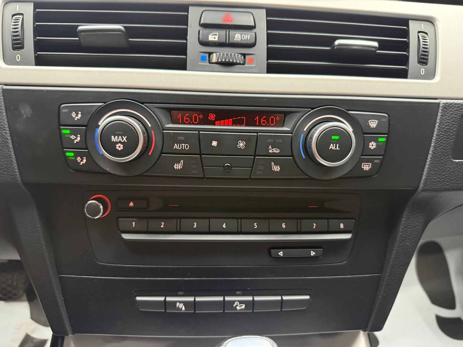 BMW 330 3.0d 245 к.с./Xdrive, снимка 13 - Автомобили и джипове - 55726928