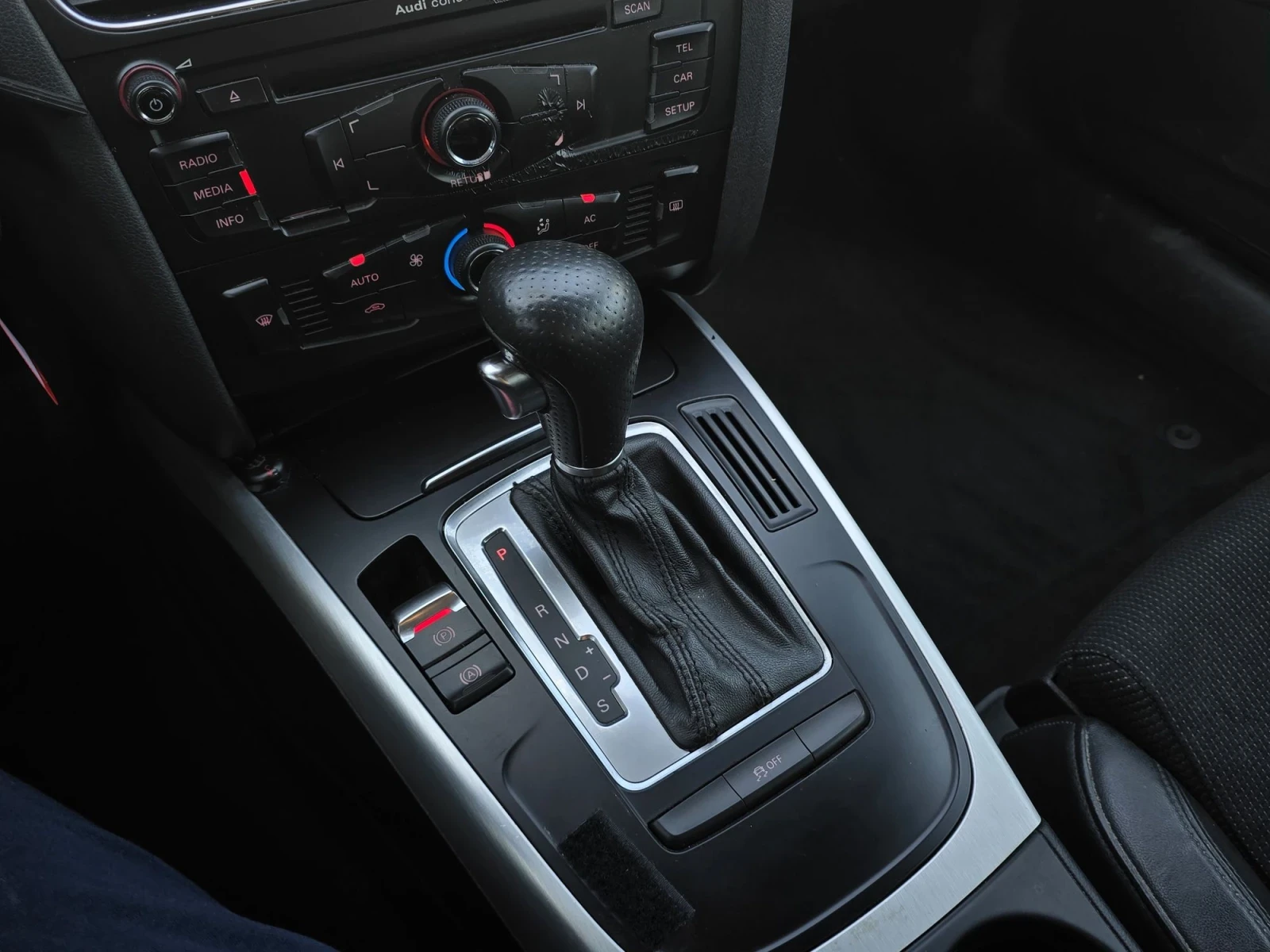 Audi A5 2.0 TDI S Line, снимка 17 - Автомобили и джипове - 56136938