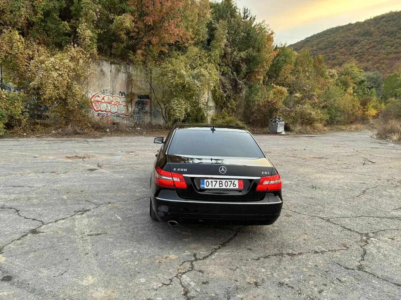 Mercedes-Benz E 200, снимка 5 - Автомобили и джипове - 56546628