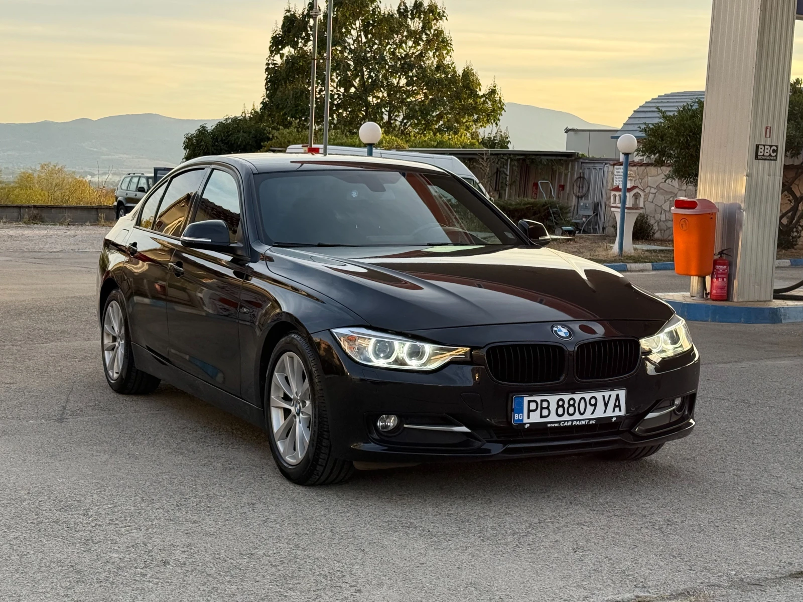 BMW 320 Recaro/CarPlay/RedLine