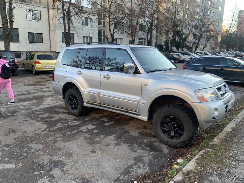 Mitsubishi Pajero, снимка 5 - Автомобили и джипове - 47185433