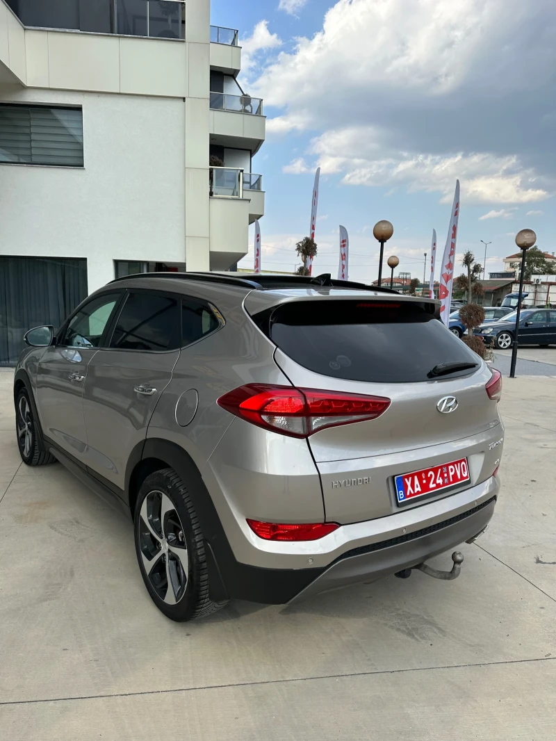 Hyundai Tucson 4x4 ВСИЧКИ ЕКСТРИ ЗА МОДЕЛА , снимка 4 - Автомобили и джипове - 47900440