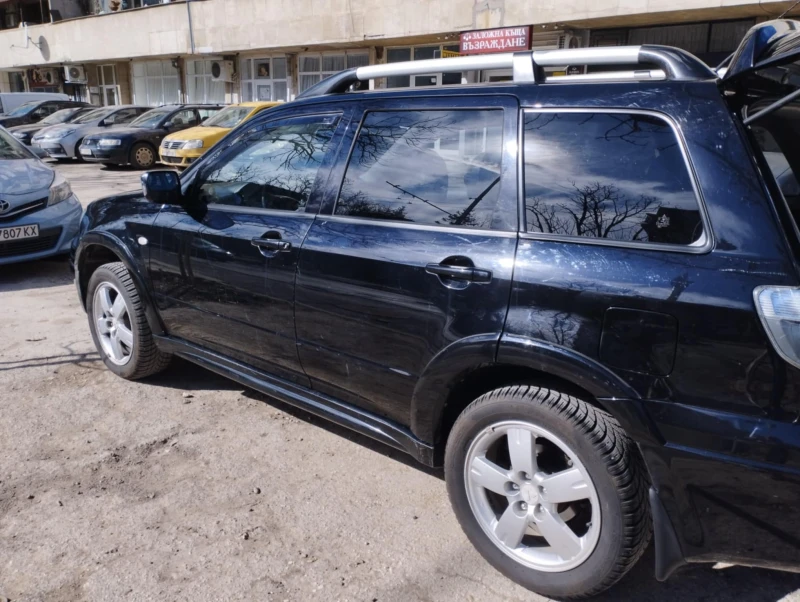 Mitsubishi Outlander 2.0 Turbo, снимка 3 - Автомобили и джипове - 48284774