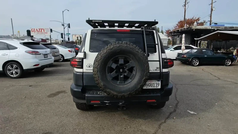 Toyota Fj cruiser БЕЗ РЪЖДА!! Цена до София 28000лв, снимка 3 - Автомобили и джипове - 48586849