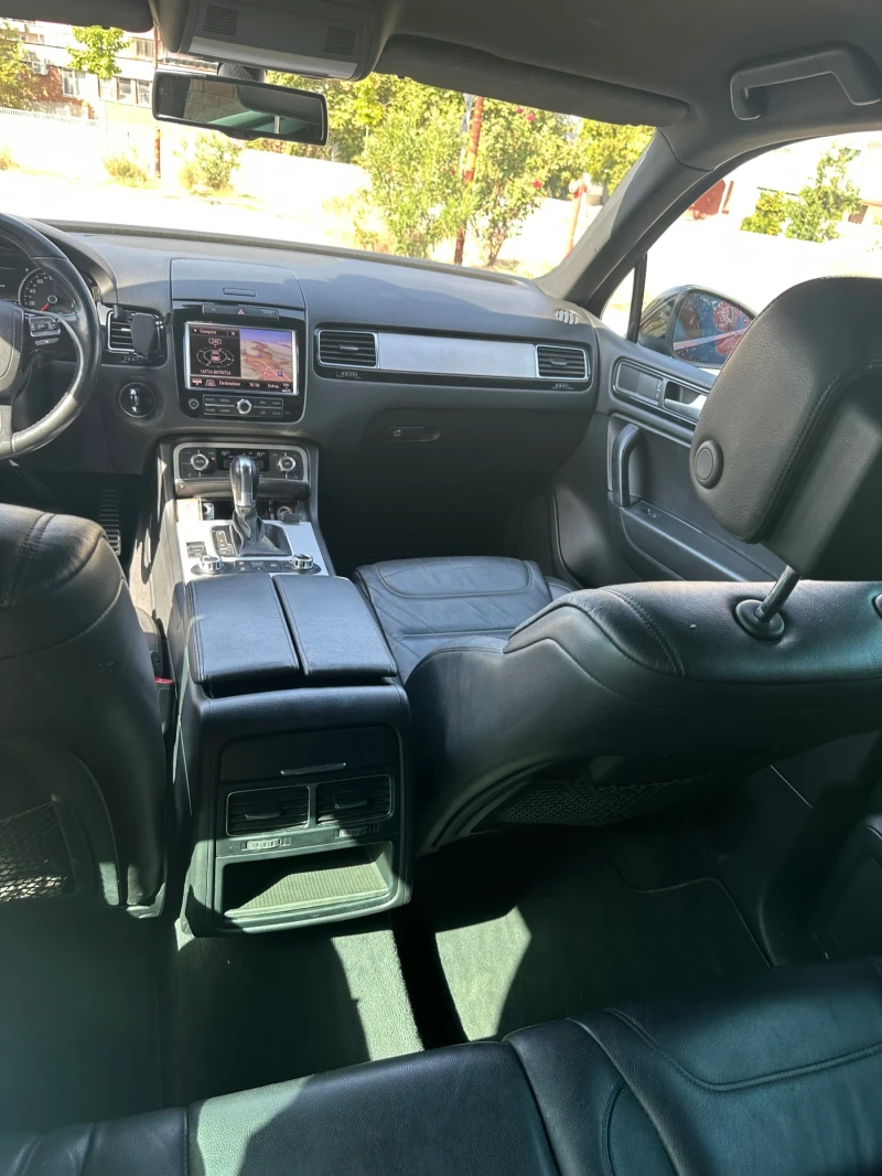 VW Touareg, снимка 9 - Автомобили и джипове - 52045777