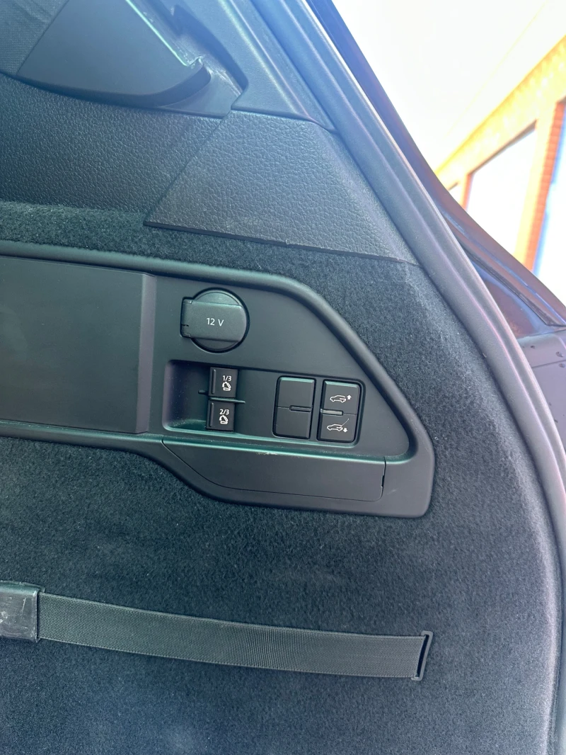 VW Touareg, снимка 11 - Автомобили и джипове - 52045777