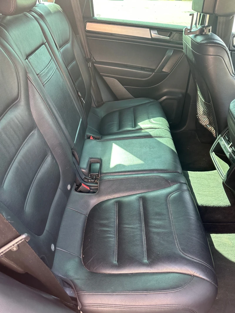 VW Touareg, снимка 10 - Автомобили и джипове - 52045777
