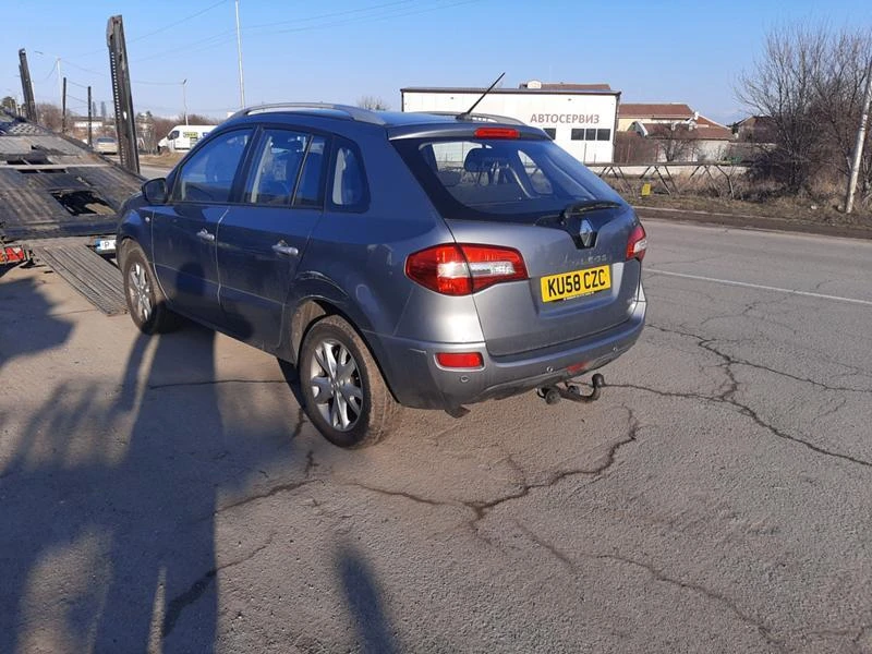 Renault Koleos 2.0 dci, снимка 4 - Автомобили и джипове - 36144417