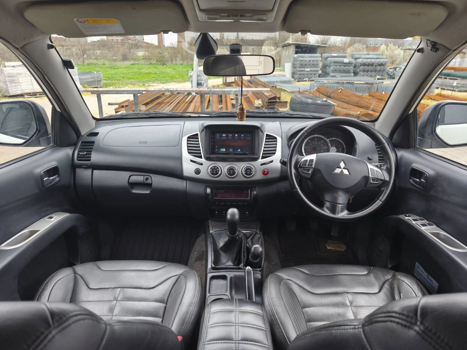 Toyota Hilux 2015, снимка 11 - Автомобили и джипове - 53085932