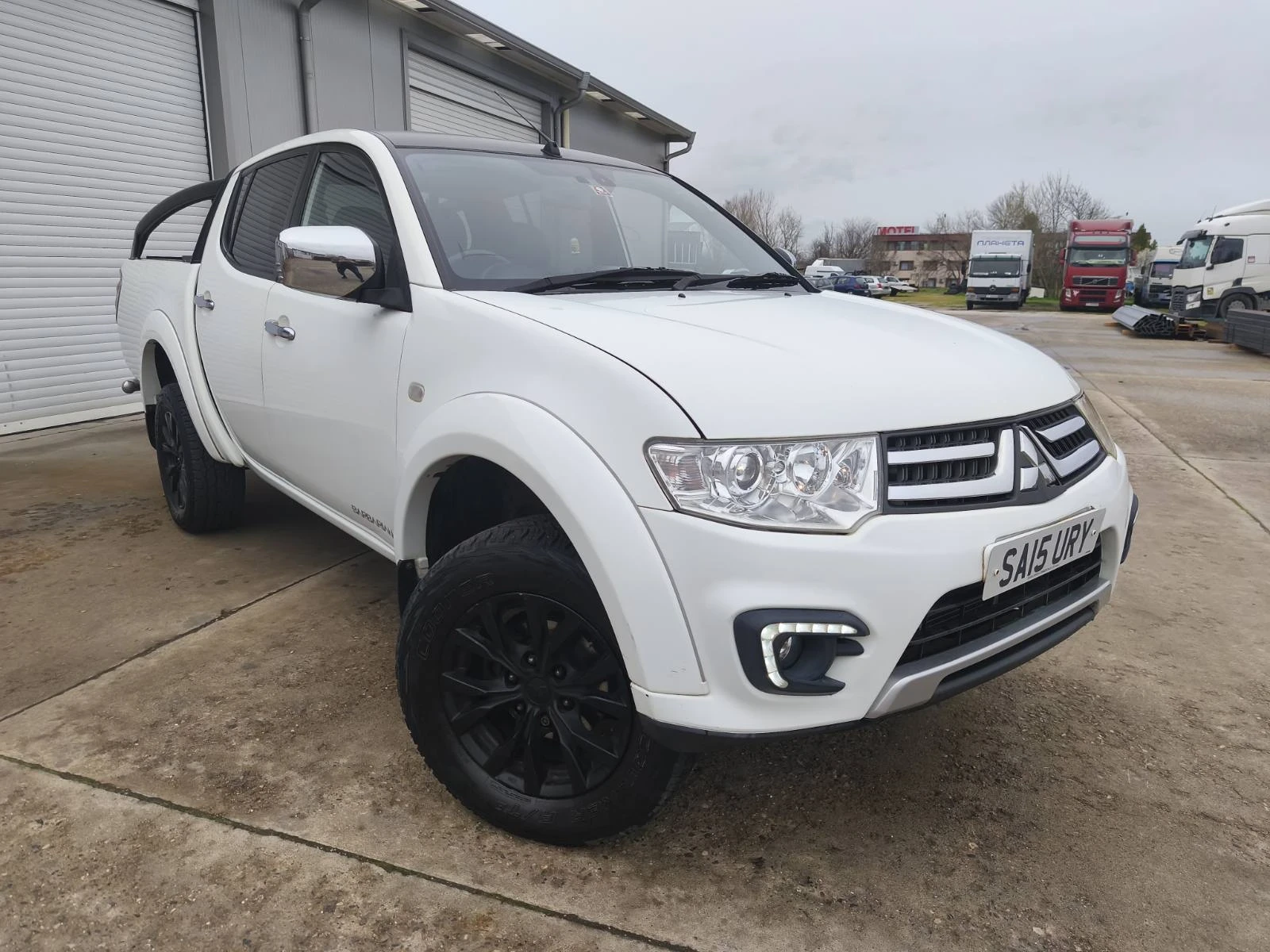 Toyota Hilux 2015, снимка 5 - Автомобили и джипове - 53085932