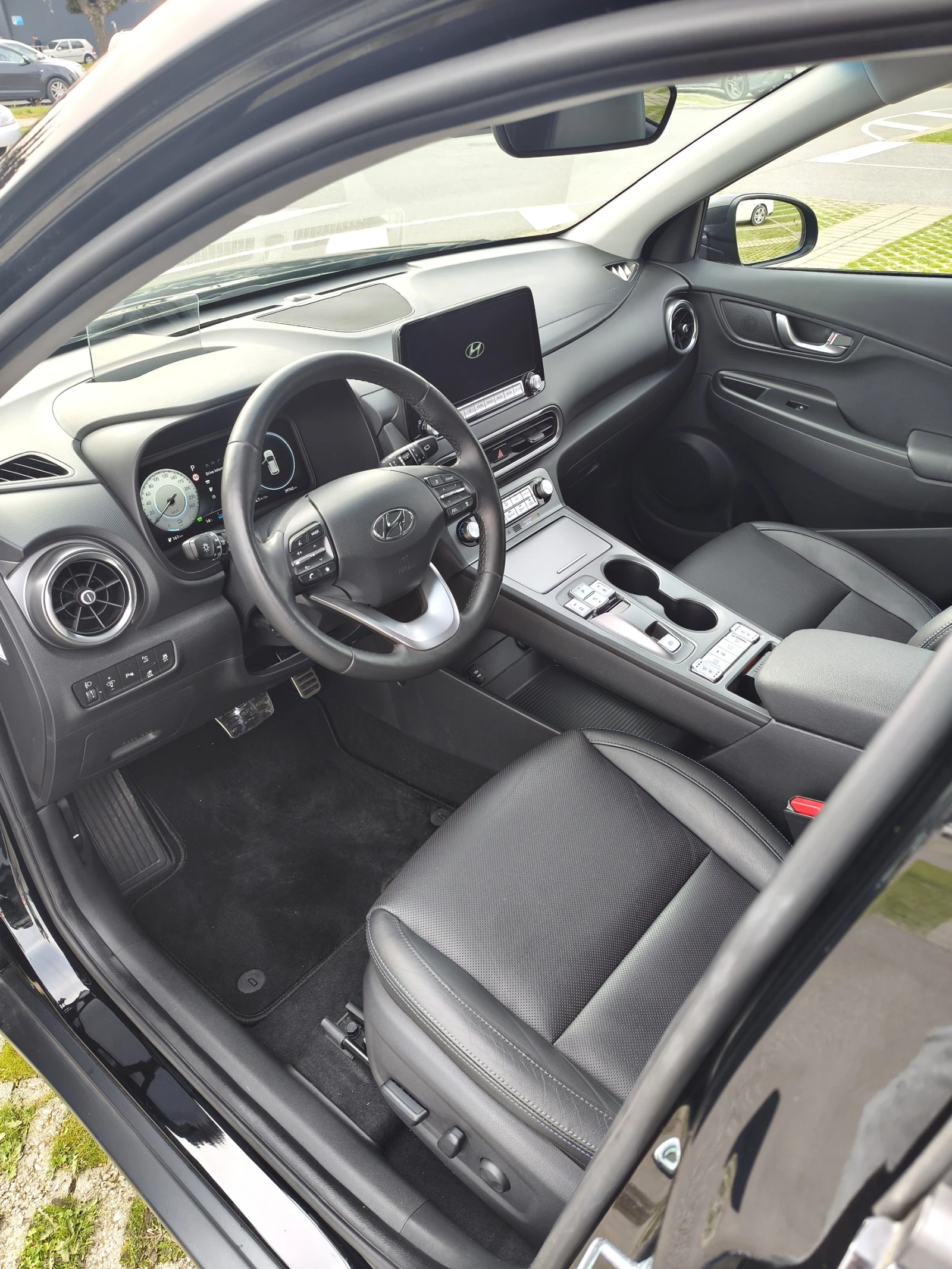 Hyundai Kona 64KWh/Premium/2022/SOH100% KRELL, снимка 13 - Автомобили и джипове - 54222957