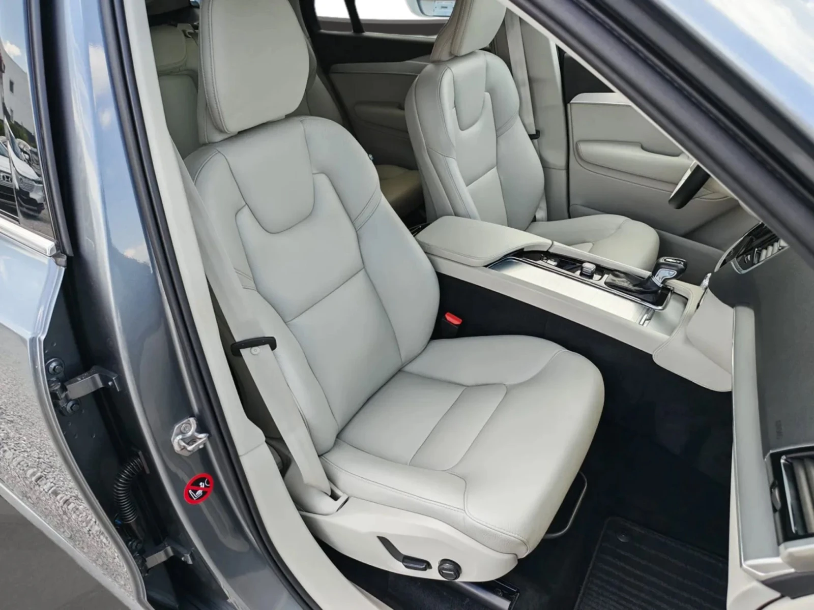 Volvo Xc90 D5/4x4/7места/Подгрев/VIRTUAL COCKPIT/ЕЛ.БАГАЖНИК/, снимка 15 - Автомобили и джипове - 54830051