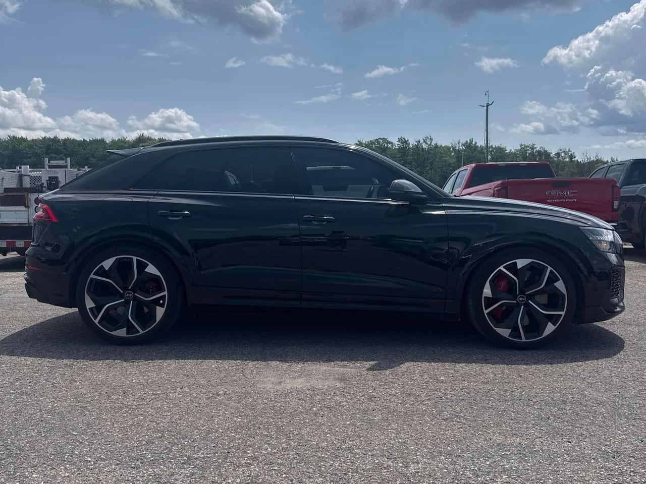 Audi RSQ8 * 4.0 TFSI quattro* АВТОКРЕДИТ БЕЗ ПЪРВОНАЧАЛНА* , снимка 3 - Автомобили и джипове - 55310132