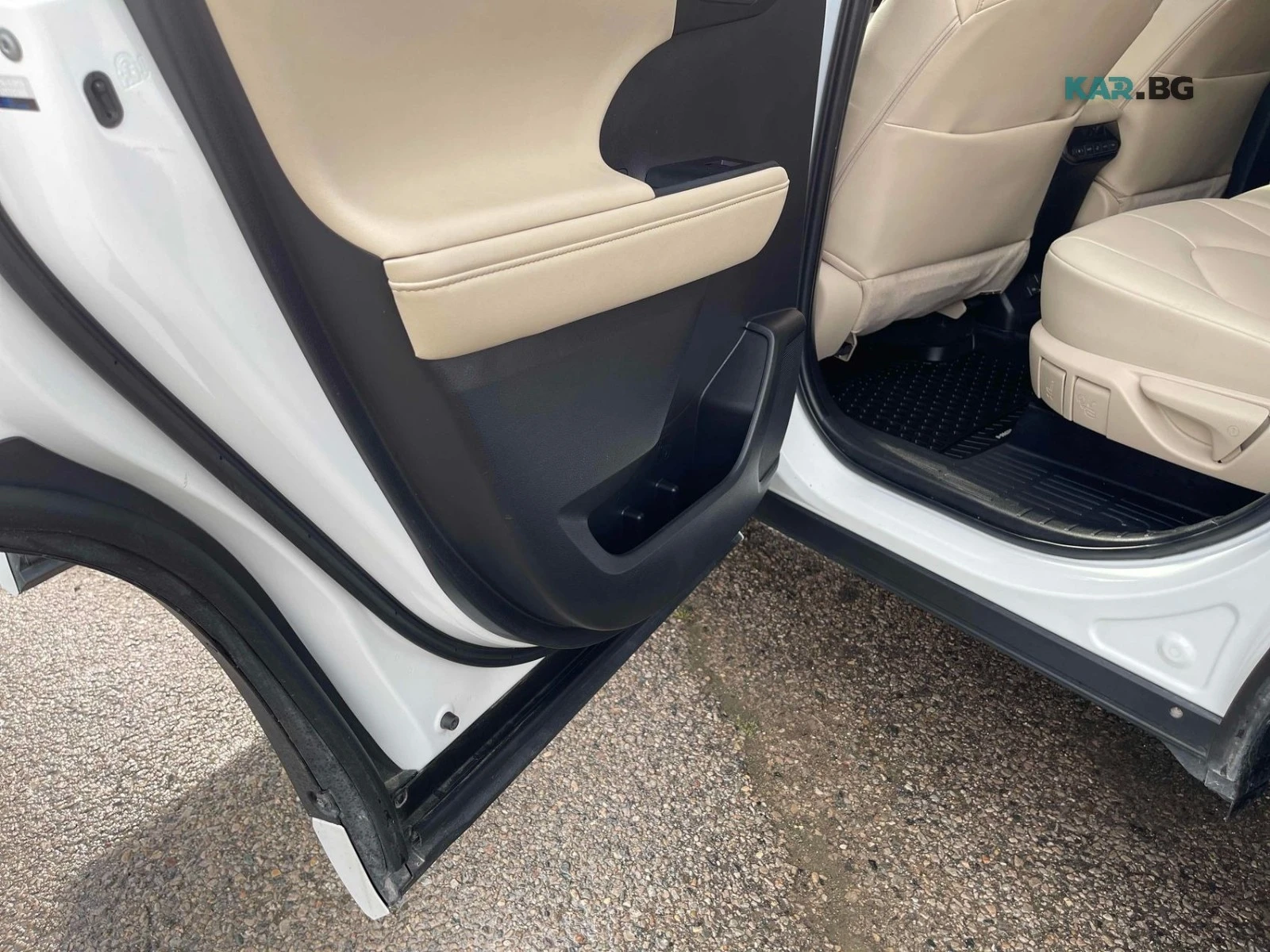 Toyota Highlander XLE AWD Автокредит Цена до България, снимка 15 - Автомобили и джипове - 55976515