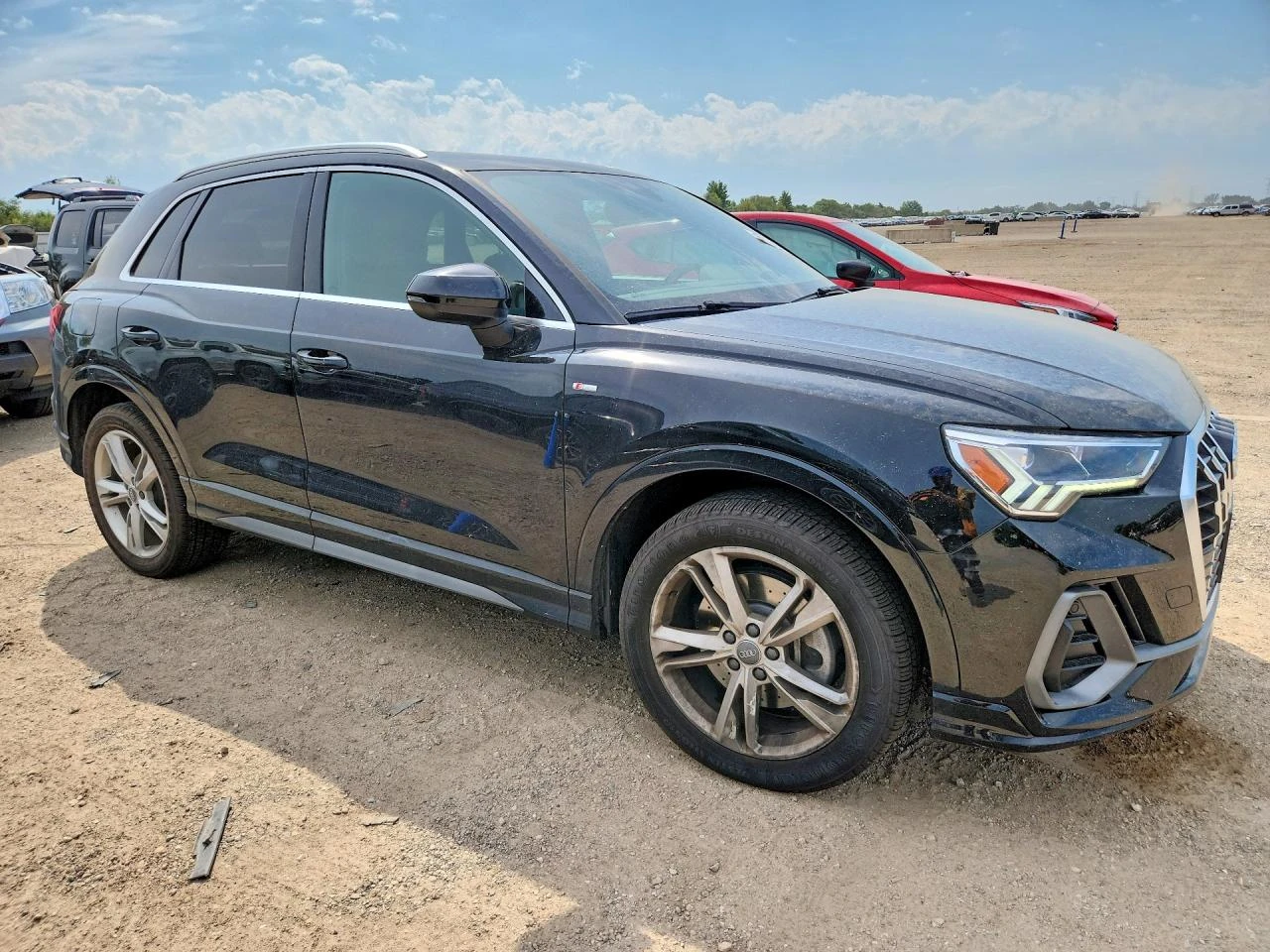 Audi Q3 2.0l Premium Plus S-Line, снимка 4 - Автомобили и джипове - 56223911