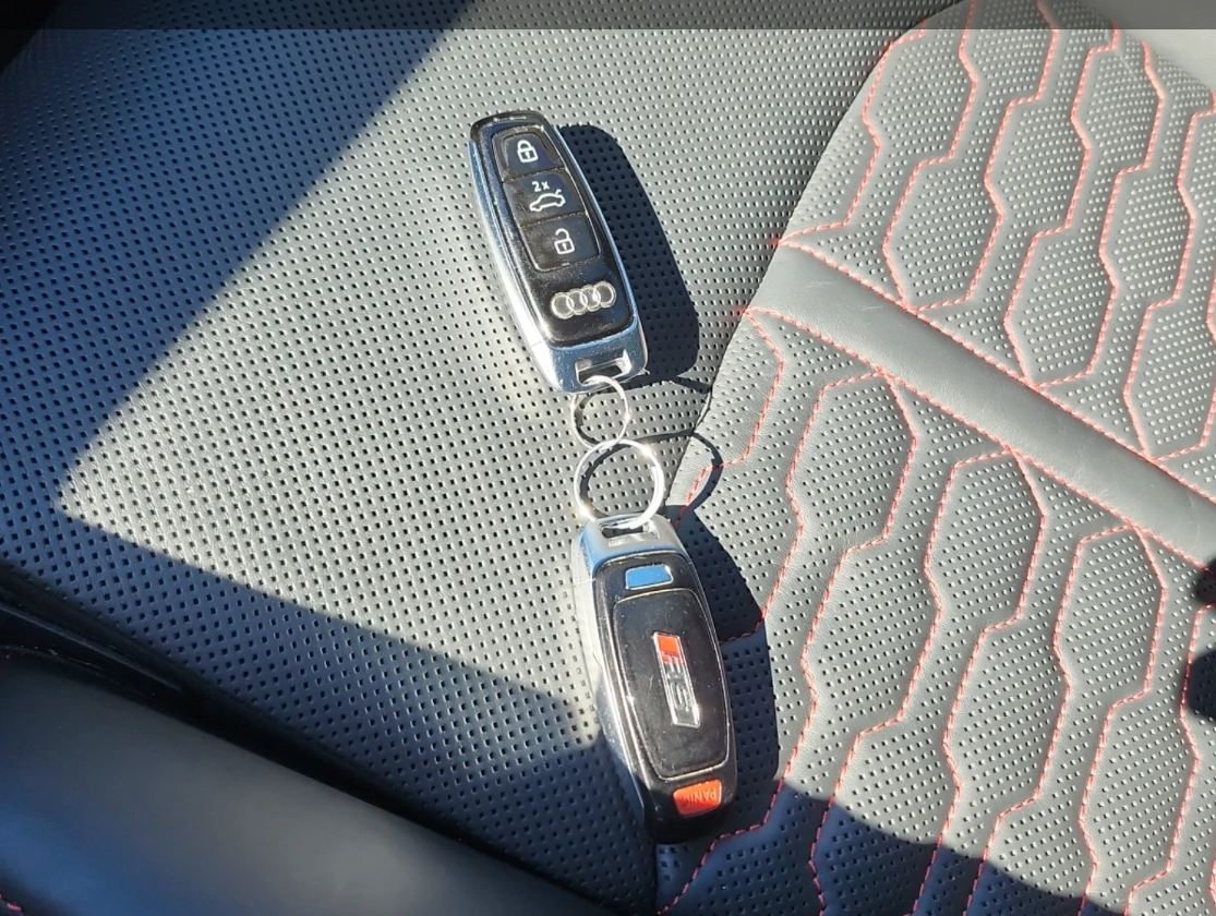Audi RSQ8, снимка 11 - Автомобили и джипове - 56441667