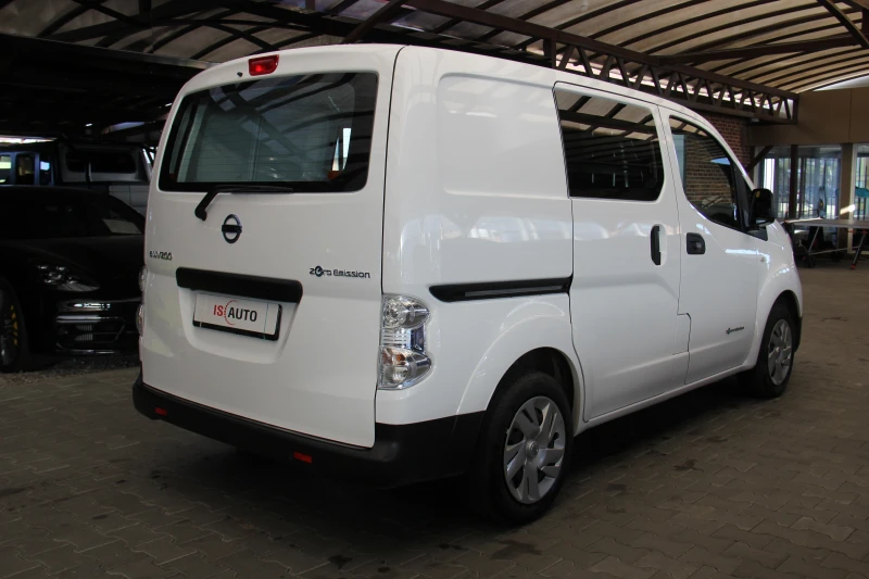 Nissan NV200 41KwH/Товарен/Подгрев/Автомат, снимка 4 - Бусове и автобуси - 42624798