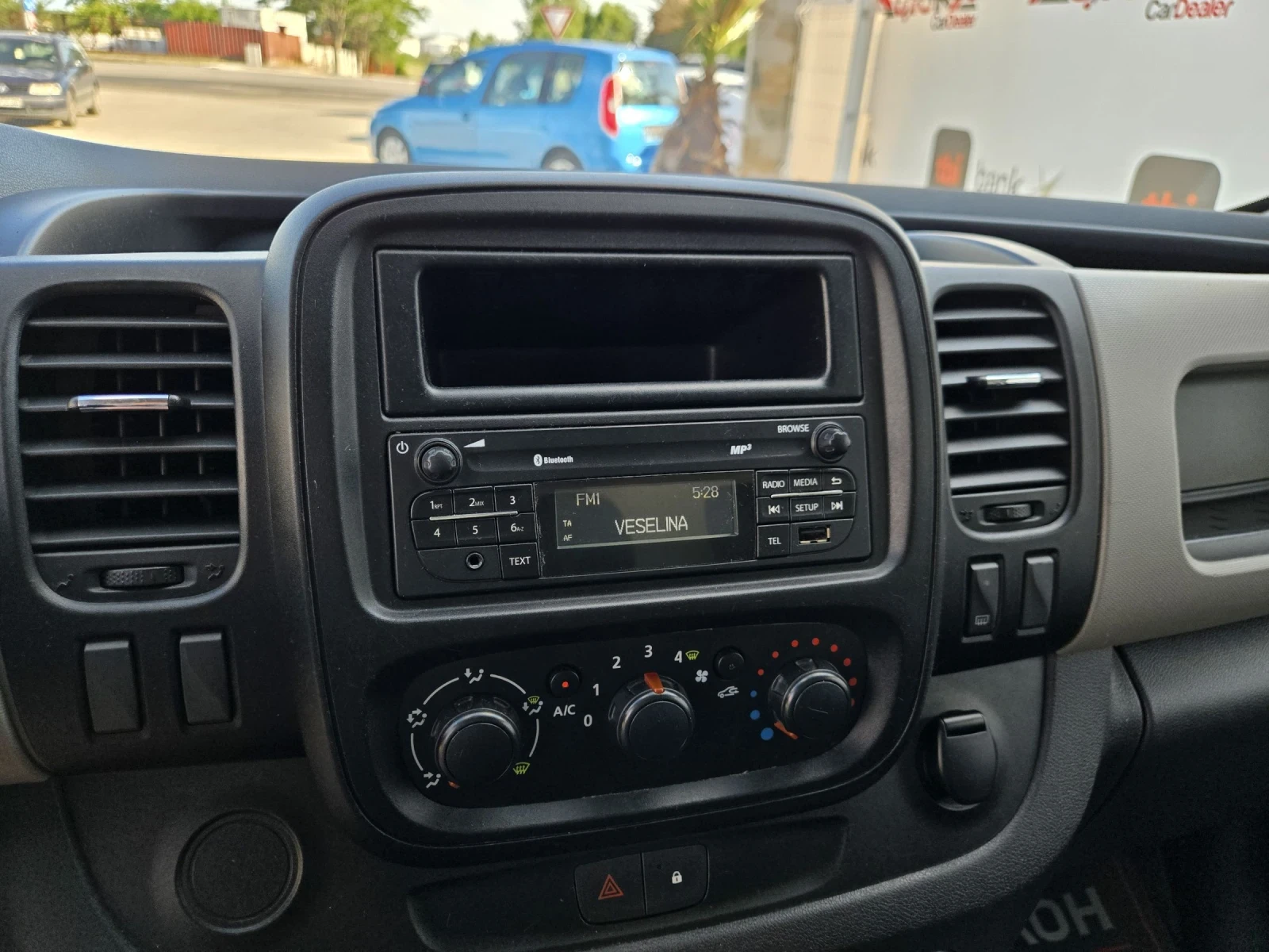Renault Trafic 1.6DCI-116кс= MAXI= КЛИМАТИК= 6СКОРОСТИ, снимка 11 - Бусове и автобуси - 54933481
