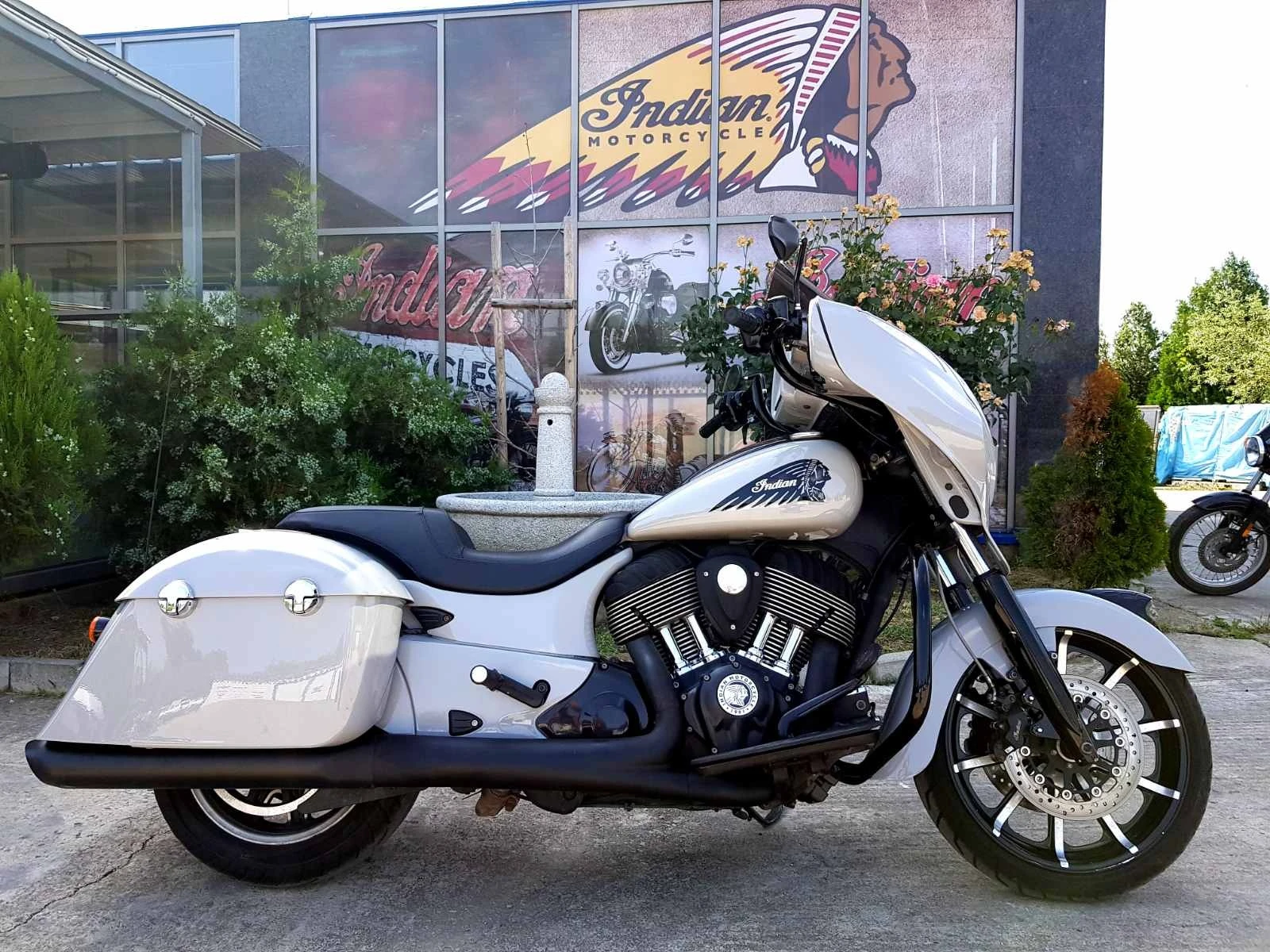 Indian Chieftain Dark Horse | Mobile.bg — изображение 1