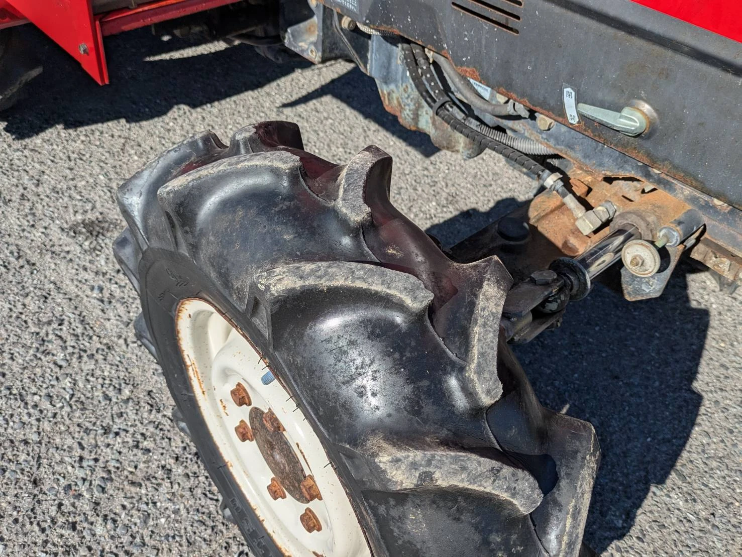 Трактор Mitsubishi MT245, снимка 4 - Селскостопанска техника - 54118047