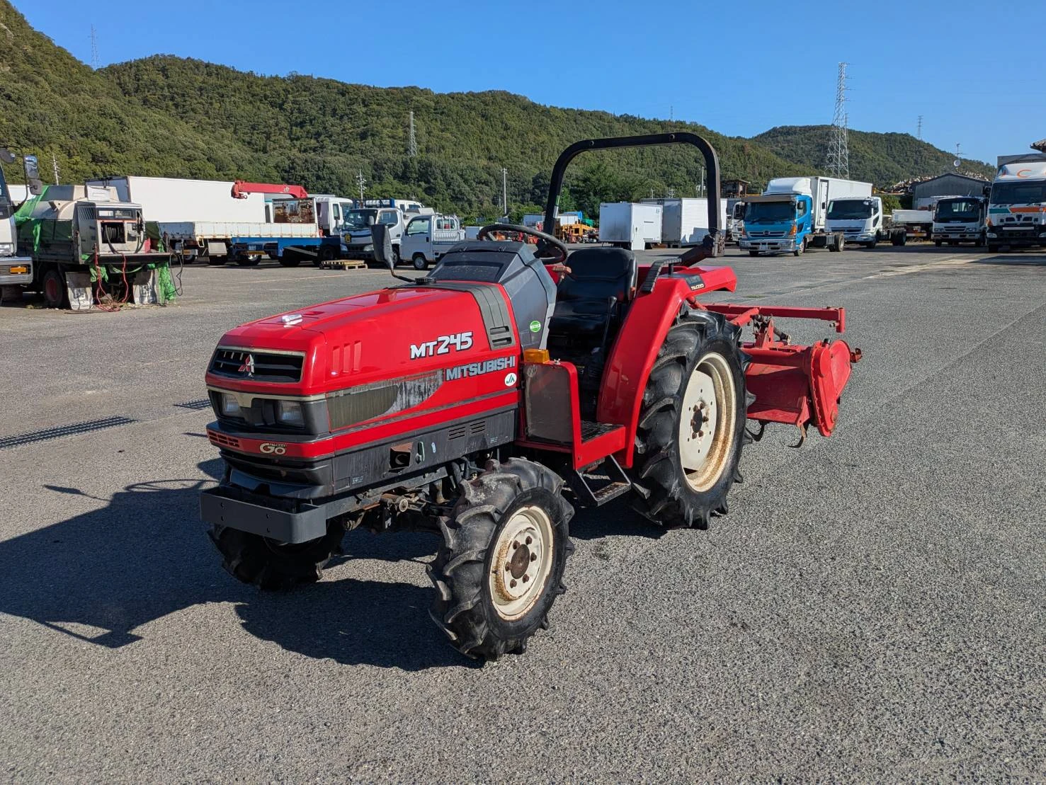 Трактор Mitsubishi MT245