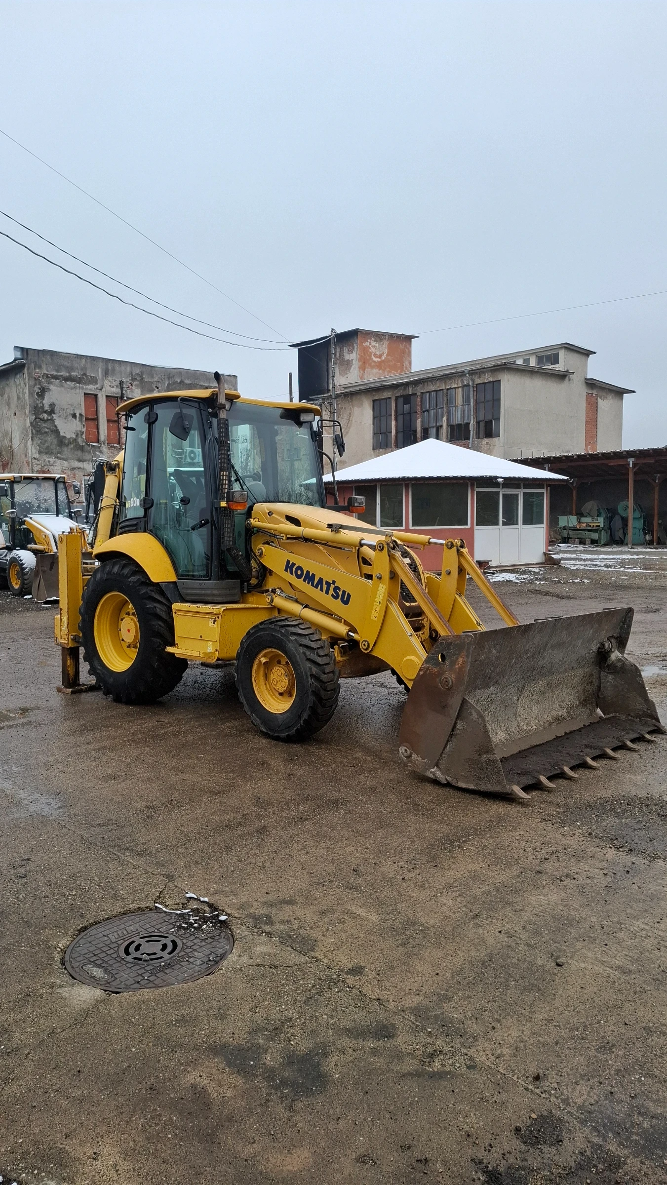 Багер Komatsu 93R-5 - изображение 2