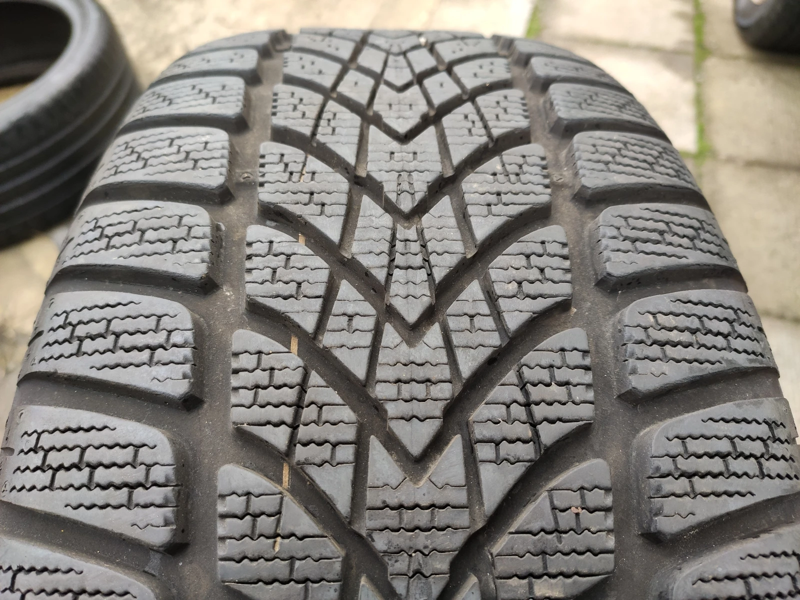 Гуми Зимни 225/50R17