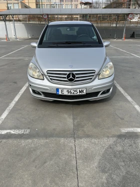 Mercedes-Benz B 180, снимка 1