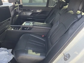 BMW 750 xDrive *    * (CARFAX) | Mobile.bg    6