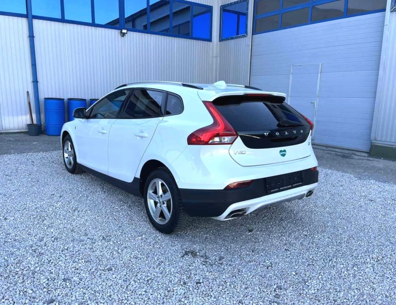 Volvo V40 Cross Country 2.0D, снимка 6 - Автомобили и джипове - 47733963