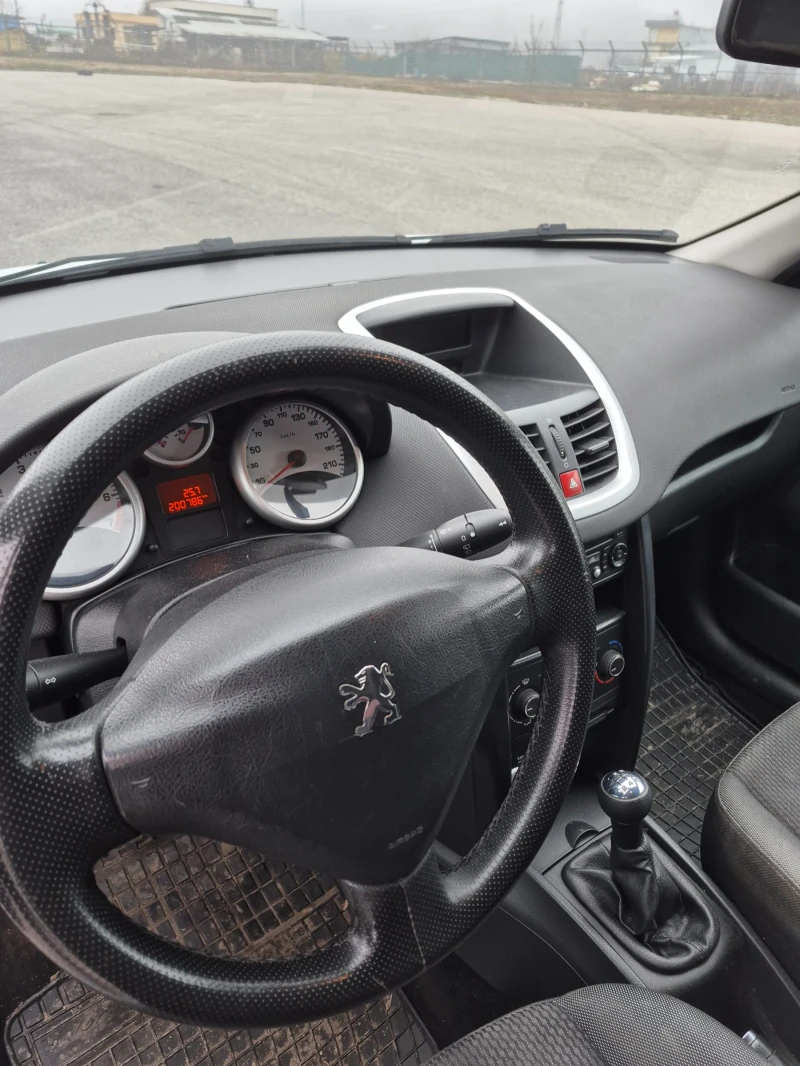 Peugeot 207 1, 4 бензин/газ, снимка 4 - Автомобили и джипове - 48592459