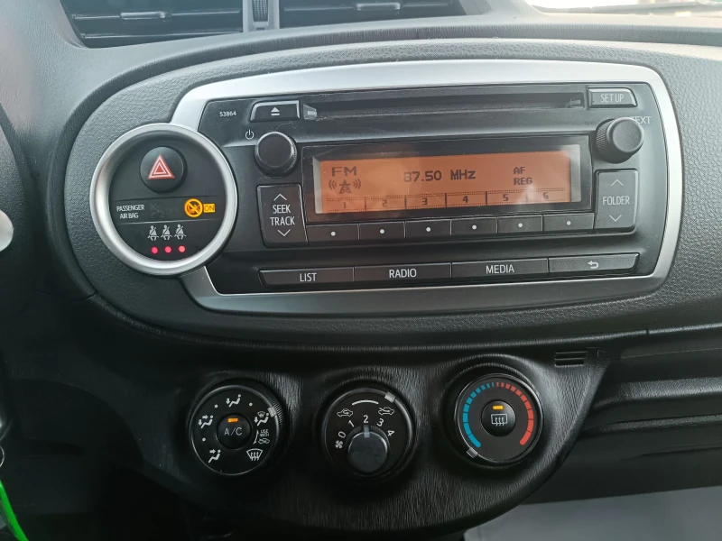 Toyota Yaris EURO 5, снимка 7 - Автомобили и джипове - 48964040