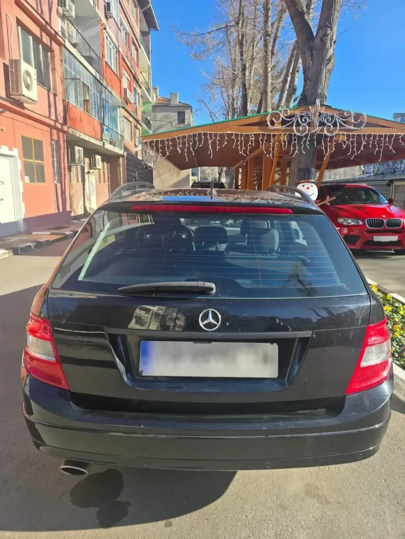 Mercedes-Benz C 220, снимка 2 - Автомобили и джипове - 49556674