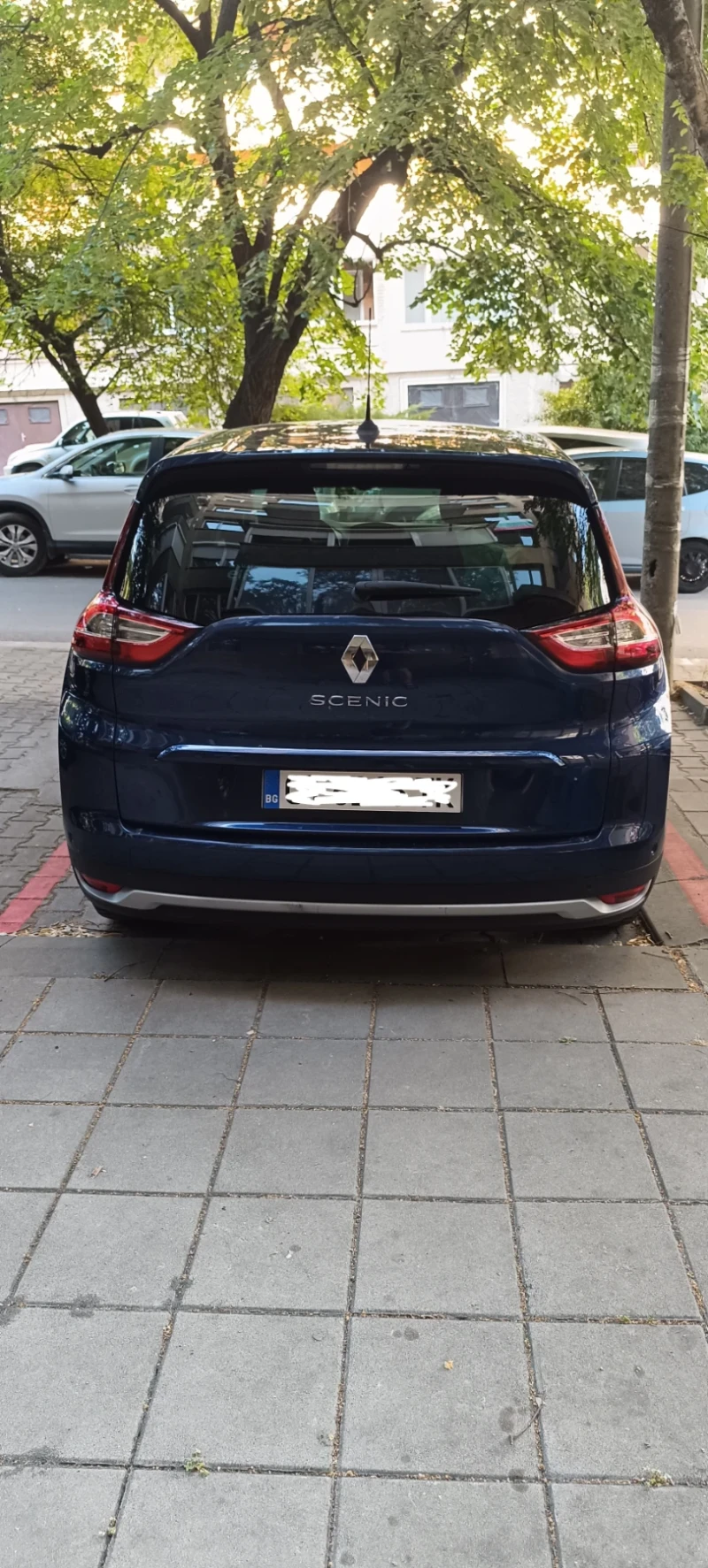 Renault Grand scenic, снимка 7 - Автомобили и джипове - 52677923