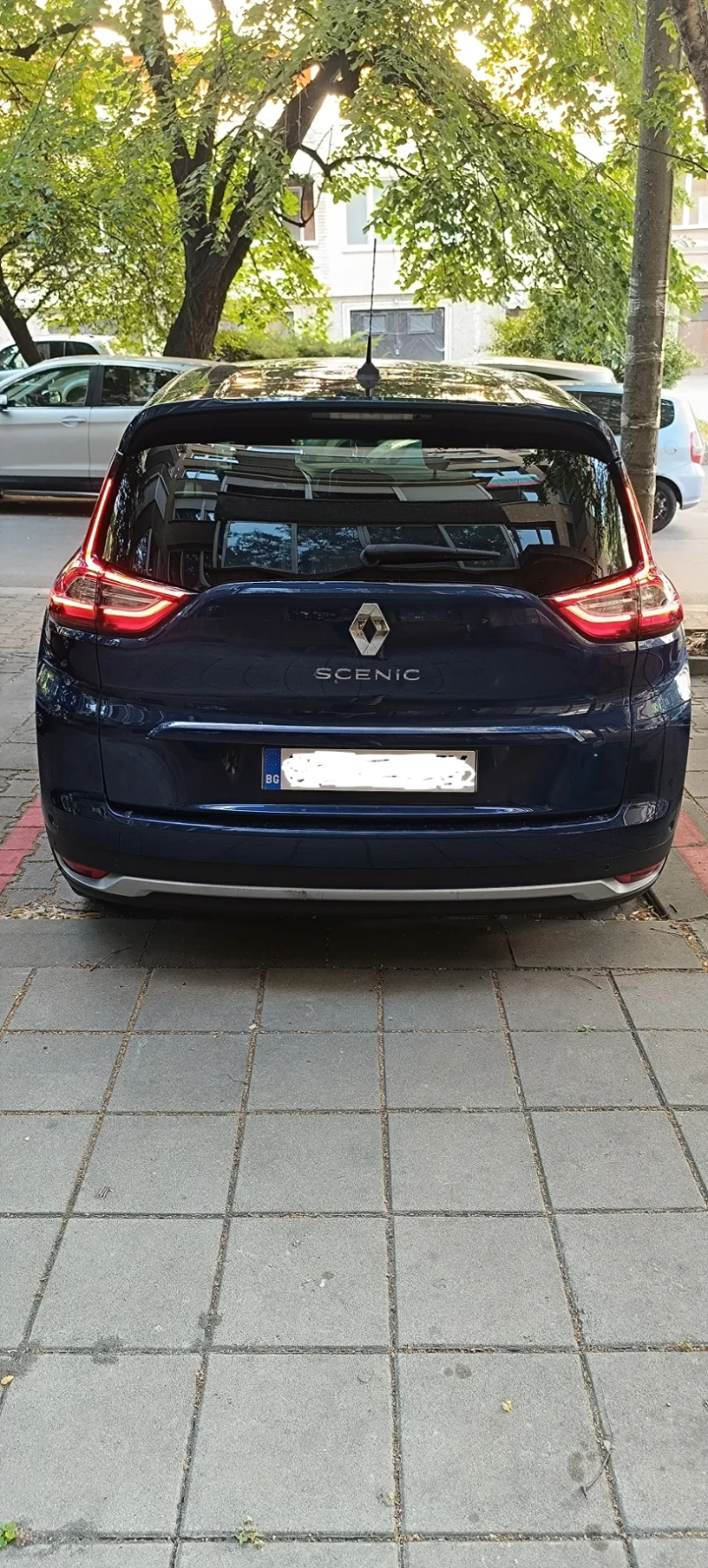 Renault Grand scenic, снимка 6 - Автомобили и джипове - 52677923