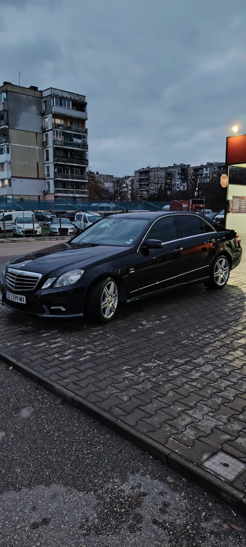 Mercedes-Benz E 350, снимка 13 - Автомобили и джипове - 51624452