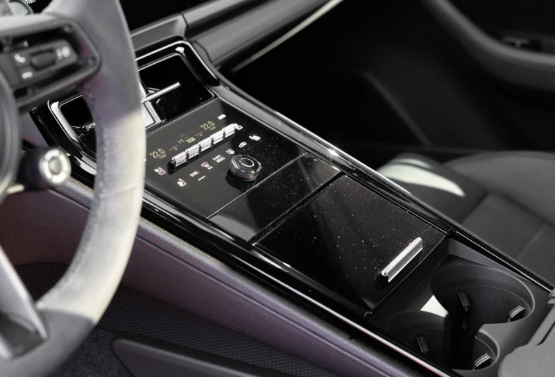 Porsche Panamera 4 E-HYBRID/FACELIFT/SPORT CHRONO/BOSE/LIFT/CARBON/, снимка 14 - Автомобили и джипове - 52153259