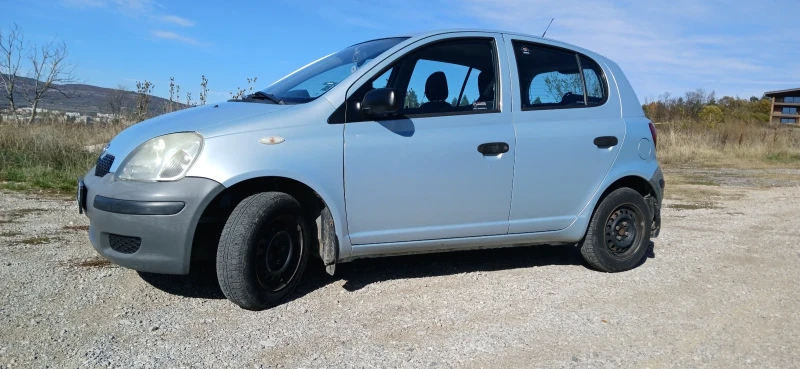 Toyota Yaris 1.0, снимка 2 - Автомобили и джипове - 52711191