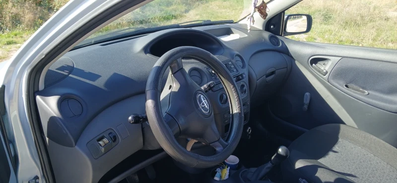 Toyota Yaris 1.0, снимка 7 - Автомобили и джипове - 52711191