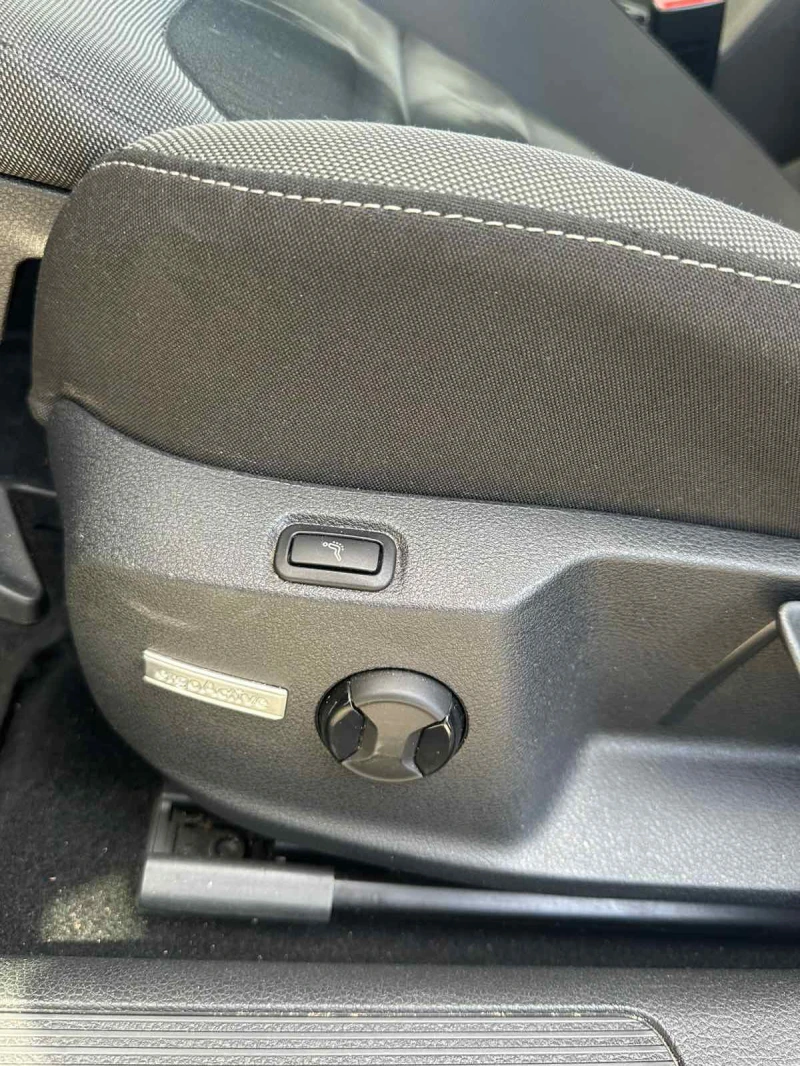 VW Golf Variant 1.4 TGI 7.5 Facelift , снимка 15 - Автомобили и джипове - 52998399