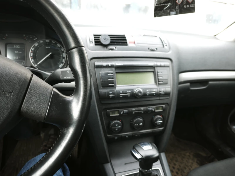 Skoda Octavia 2.0TDI, снимка 2 - Автомобили и джипове - 53483699