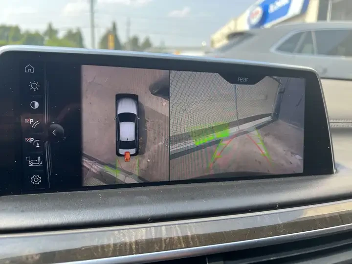 BMW 750 XDRIVE* 360 CAM* ОБДУХ* KEYLESS* , снимка 8 - Автомобили и джипове - 53914171