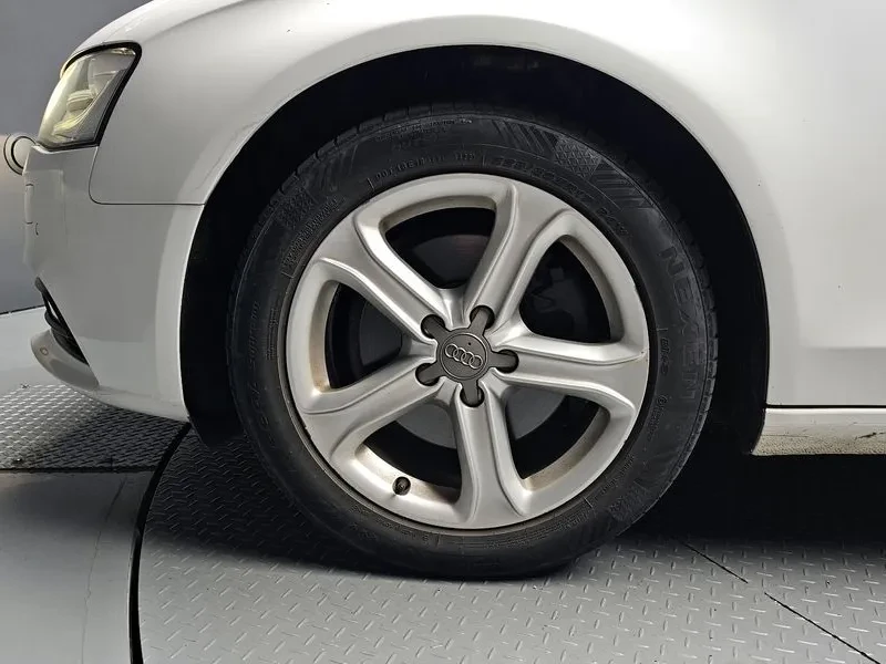 Audi A4 2.0 TDI Quattro, снимка 5 - Автомобили и джипове - 54143675