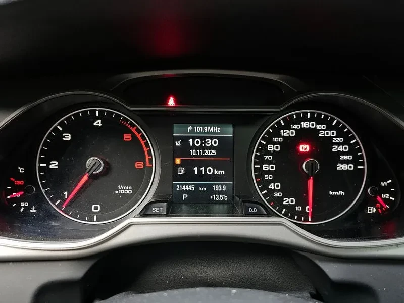 Audi A4 2.0 TDI Quattro, снимка 8 - Автомобили и джипове - 54143675