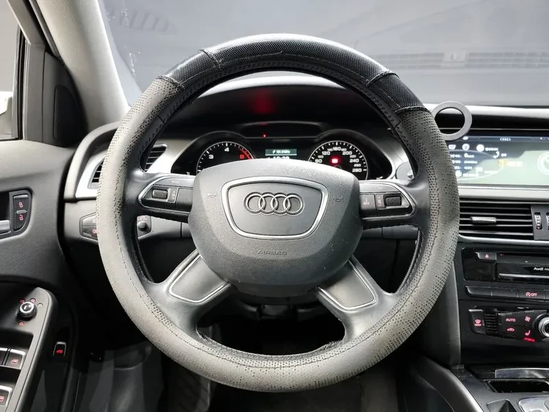 Audi A4 2.0 TDI Quattro, снимка 13 - Автомобили и джипове - 54143675