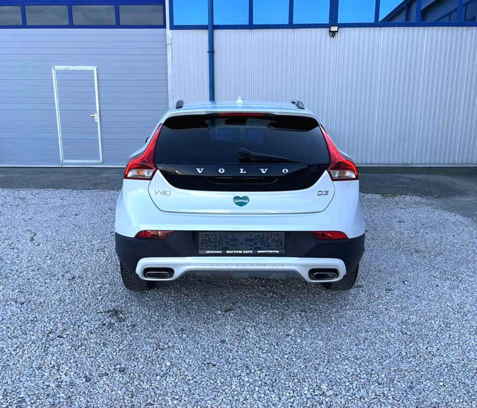 Volvo V40 Cross Country 2.0D - изображение 5