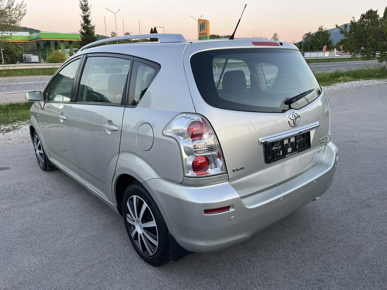 Toyota Corolla verso 2.2 D4D 136к 6 СКОРОСТИ КЛИМАТРОНИК - изображение 5