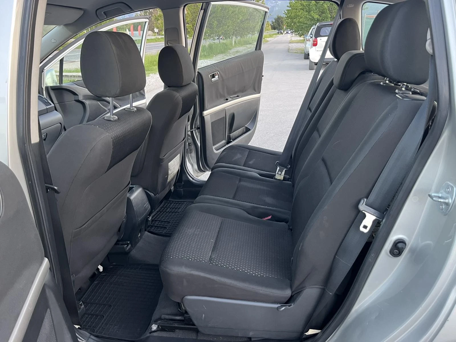 Toyota Corolla verso 2.2 D4D 136к 6 СКОРОСТИ КЛИМАТРОНИК - изображение 8